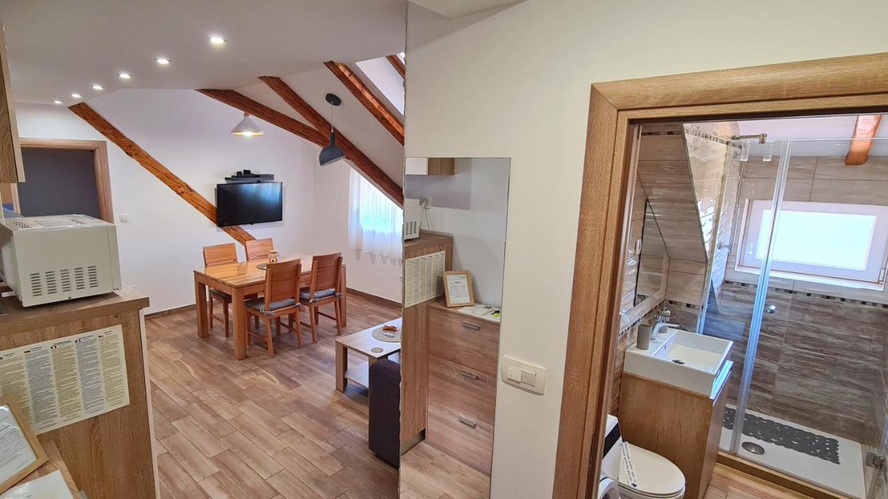 Attic Split Apartment Near City Centre מראה חיצוני תמונה