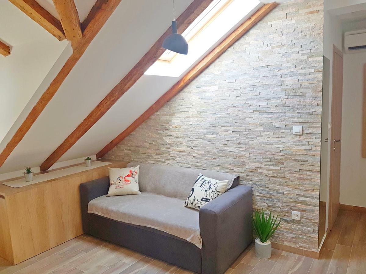 Attic Split Apartment Near City Centre מראה חיצוני תמונה